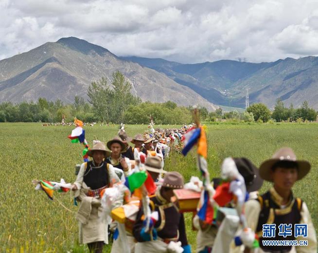 “望果節(jié)”里的轉(zhuǎn)田祈福