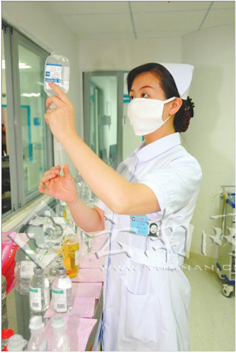 云南百萬職工展開技能競賽活動 展現(xiàn)勞動者風采