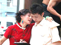 "Plastic Flowers" wins cool Toronto hearts