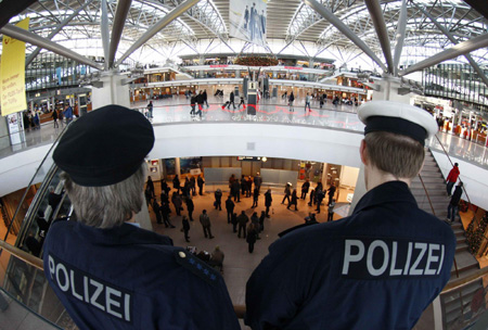 Better scanning at airports, but privacy fears remain