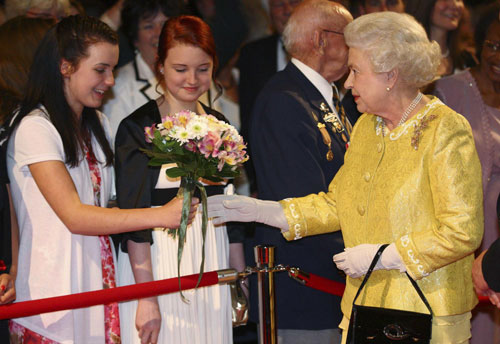 Photos:Queen Elizabeth II helps celebrate Canadian navy's 100th