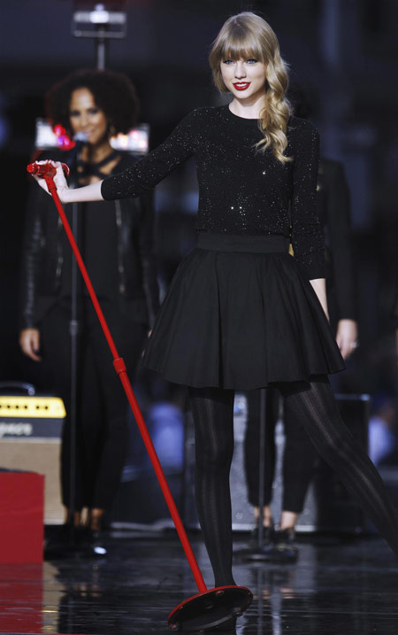 Taylor Swift sings 'Good Morning America'