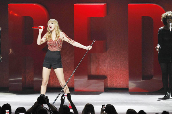 Taylor Swift performs at Jingle Ball concert