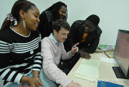 4,000 more foreigners register for work