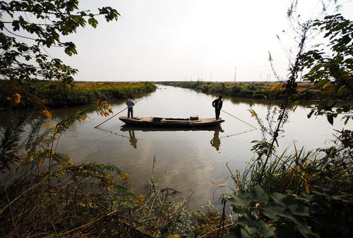 Shanghai Disneyland starts construction