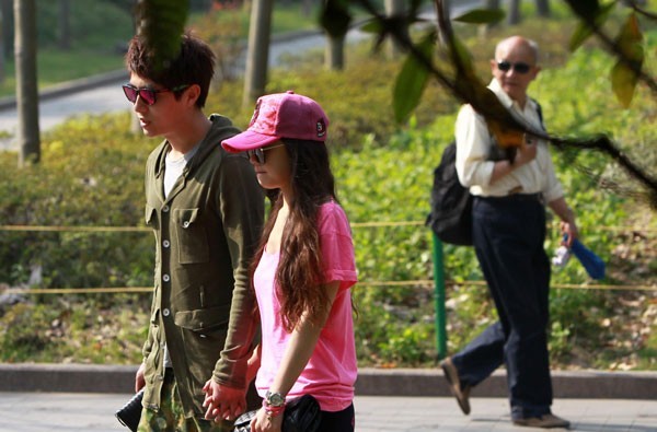 Heat wave hits China cities