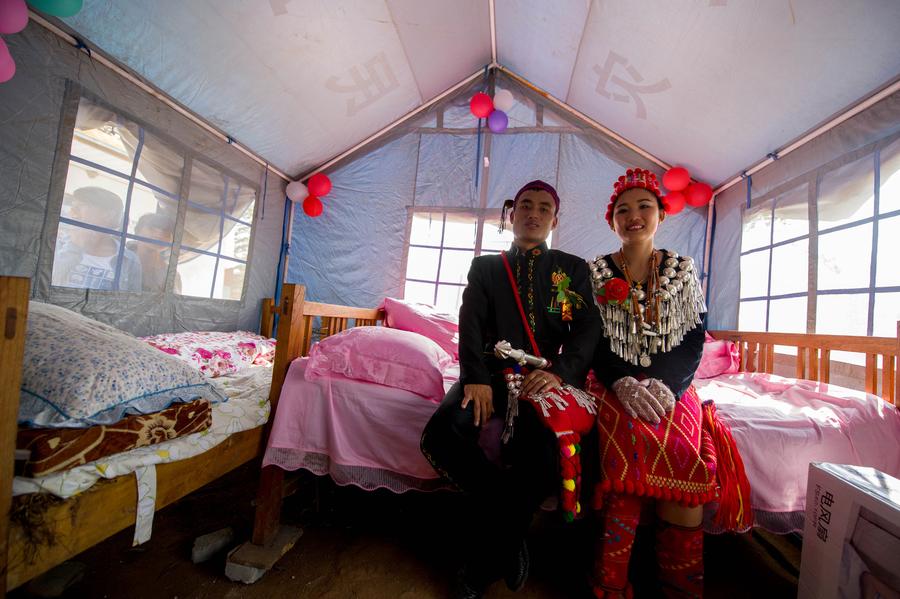 Quake fails to stop Yunnan wedding