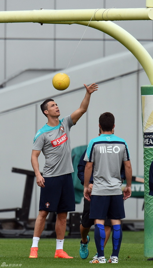 葡萄牙備戰世界杯C羅跟訓