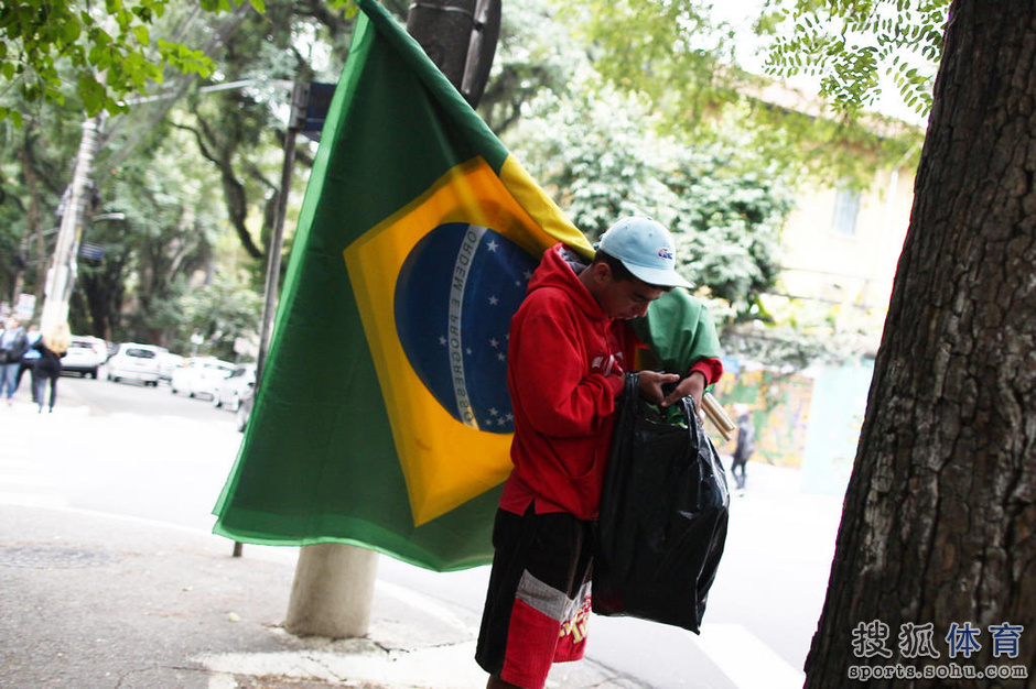 街頭巷尾的巴西元素 世界杯氣氛愈發濃烈