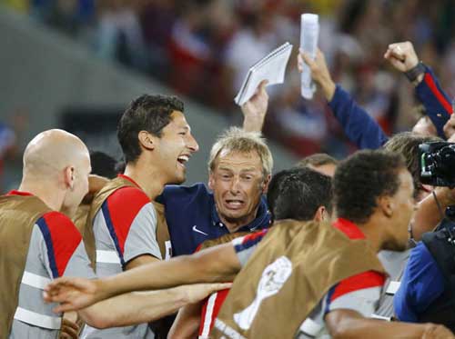 美國2:1戰勝加納:鄧普西打進本屆杯賽最快進球