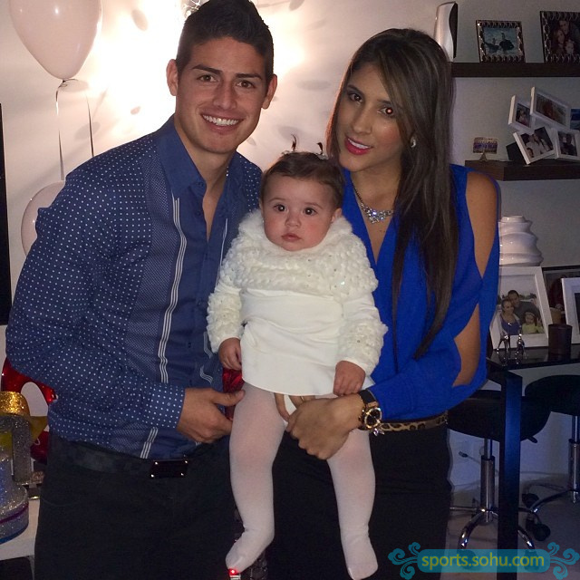 J羅私房照 90后妖星超級奶爸