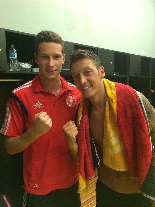 狂屠巴西 德國眾將賽后發推慶祝