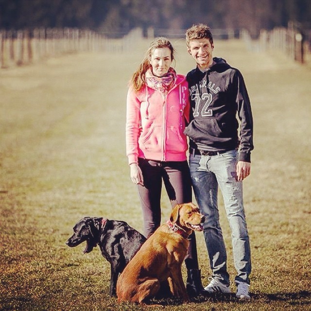 穆勒俏妻曬幸福照為老公戰決賽打氣