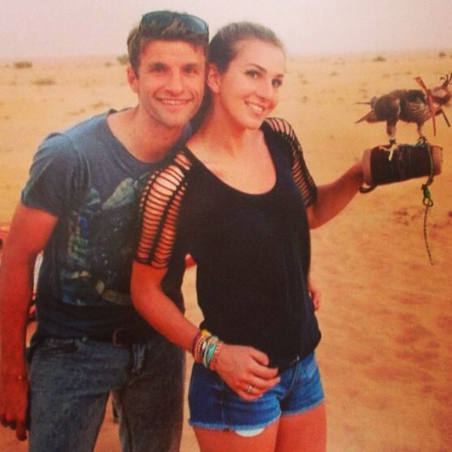 穆勒俏妻曬幸福照為老公戰決賽打氣