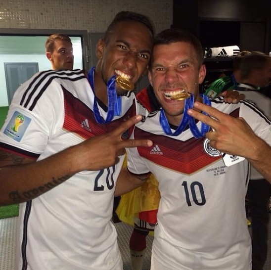 世界冠軍！德國隊員發(fā)狀態(tài)曬自拍慶祝奪冠