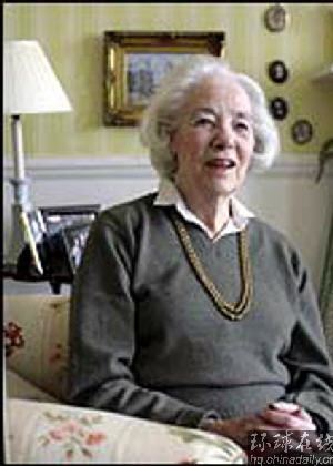 童年玩伴揭密英國女王：她很可愛也很內向