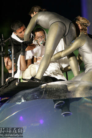 美國魔術(shù)師大衛(wèi)新計劃：將在大橋上懸吊7天7夜(圖)