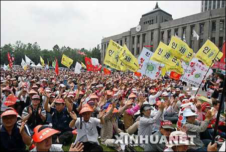 韓農民抗議進口美國牛肉