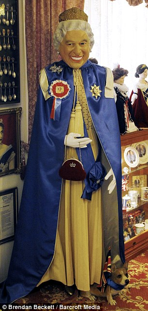 英王室粉絲自制“王座馬桶” 住所儼然“小白金漢宮”