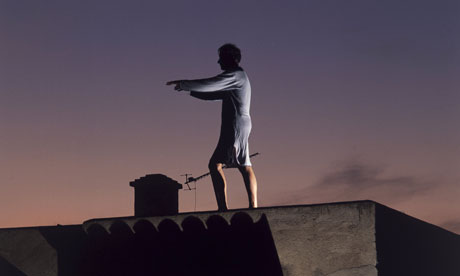 愛爾蘭夢(mèng)游裸男被誹謗騷擾女同事 有望獲賠千萬歐元