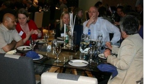 英國監(jiān)獄開高級(jí)餐廳 廚師服務(wù)員均為囚犯