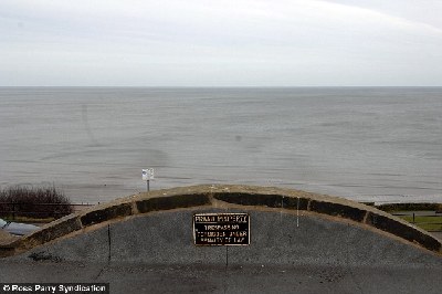 英一對情侶把公廁改造成小別墅 當地政府很支持