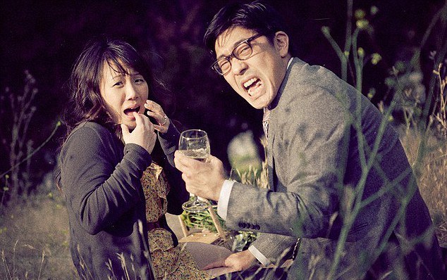 美國一對情侶拍另類“僵尸”訂婚照 一夜爆紅網絡