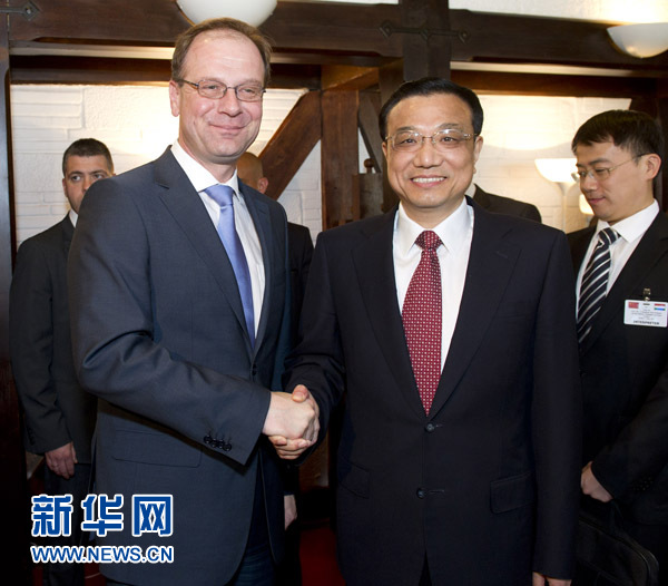 李克強會見匈牙利副總理瑙夫勞契奇