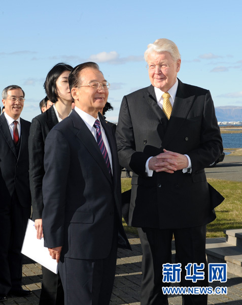 溫家寶會(huì)見冰島總統(tǒng)格里姆松