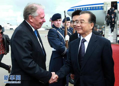 溫家寶抵達(dá)德國漢諾威出席漢諾威工業(yè)博覽會(huì)