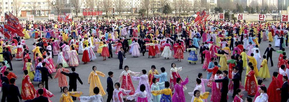 平壤街頭節日氣氛濃重