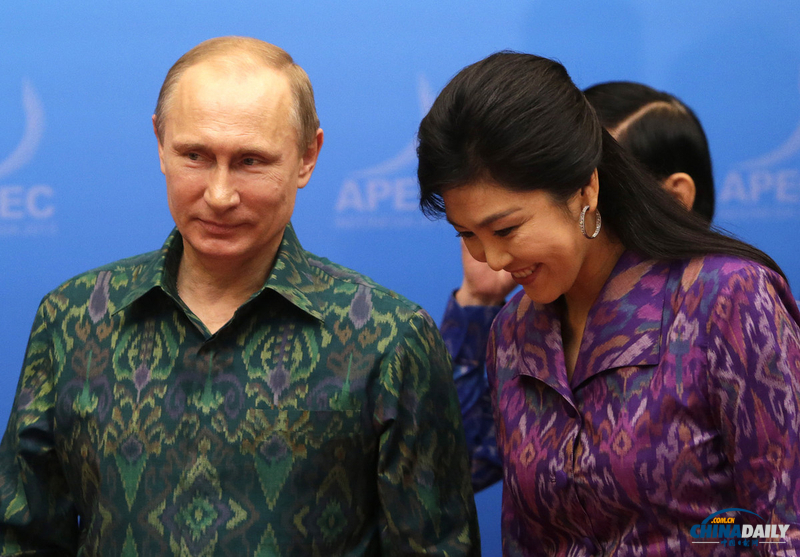 各國(guó)領(lǐng)導(dǎo)人著印尼傳統(tǒng)服裝亮相APEC峰會(huì)