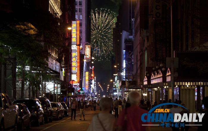 游行狂歡煙花！美國(guó)各地國(guó)慶活動(dòng)集錦（組圖）