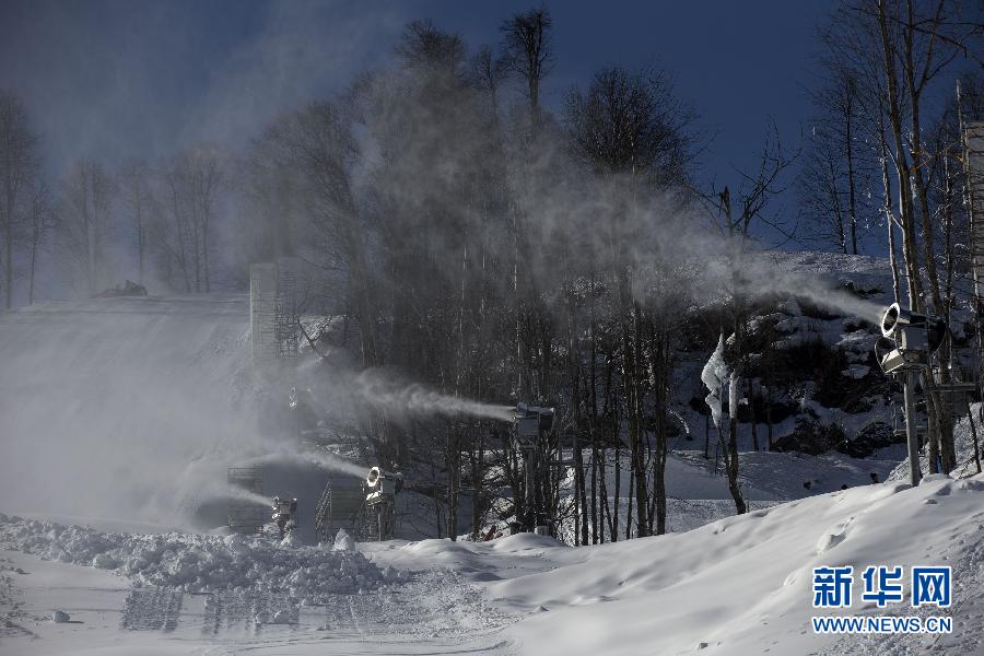 索契冬奧會賽場加緊造雪(高清組圖)