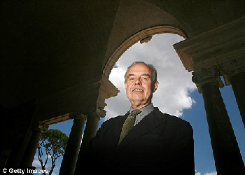 法第一夫人吹“枕邊風” 前總統侄子順利進入內閣