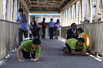 “紅衫軍”誓言絕不投降 沖突還在繼續