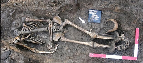 英發掘史上保存最完整角斗士墓穴 有猛獸嘶咬痕跡