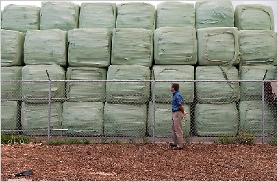 夏威夷島遭遇垃圾危機 2萬噸垃圾被迫自行焚燒填埋