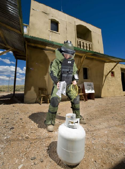 美駐阿軍隊裝備新型武器“水刀” 應對路邊炸彈