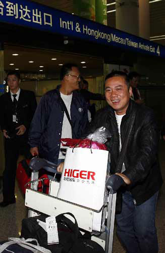 246名滯留泰國中國游客平安返回上海