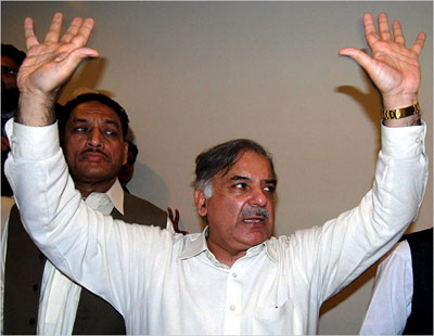 專家：弟弟復職是謝里夫奪權過程中的重大勝利