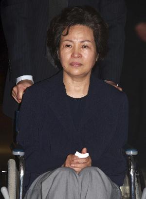 盧武鉉入殮儀式完成夫人仍絕食 韓政府嚴防示威活動