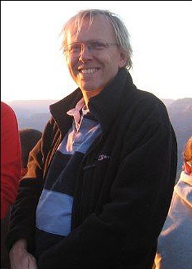 土發(fā)生罕見熱氣球相撞 新夫妻“誤點”救命