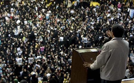 內(nèi)賈德稱若能連任總統(tǒng)將繼續(xù)“抵抗”政策(組圖)