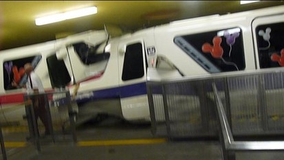 美迪士尼樂園發生火車相撞事故 1名司機死亡乘客受驚
