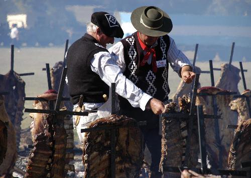 圖：阿根廷舉辦烤肉盛宴 13.7噸創(chuàng)吉尼斯世界紀錄