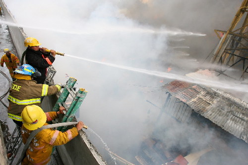菲律賓首都大馬尼拉地區馬卡蒂市火災現場