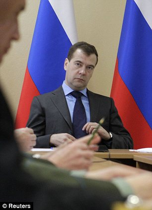 俄總統親手啟動導彈預警雷達 強硬回應美反導部署