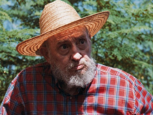 卡斯特羅數月來首度公開露面 發文公布生活照駁斥病重謠言