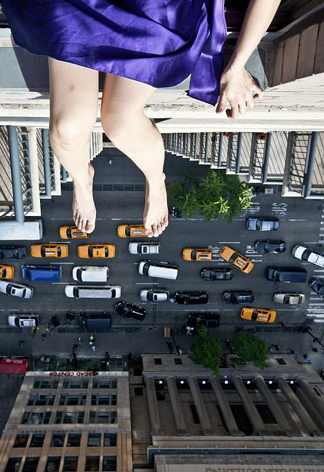 組圖：韓女藝術家摩天大樓邊緣營造搖搖欲墜刺激感